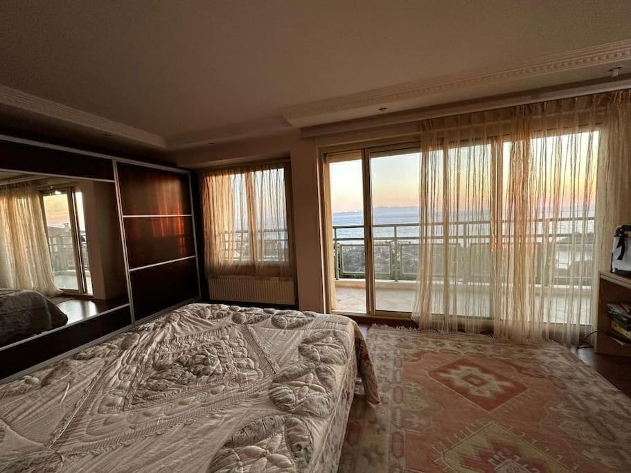 Muhtesem Deniz Manzarali 6+1 Villa