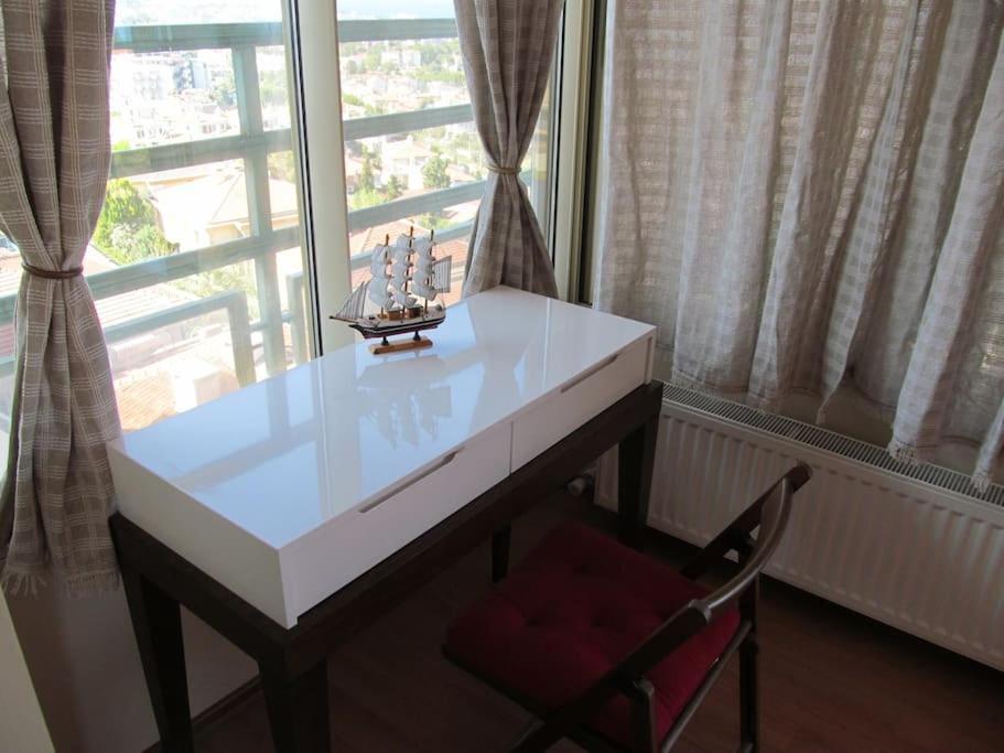 Muhtesem Deniz Manzarali 6+1 Villa Kuşadası