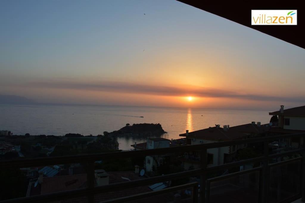 Muhtesem Deniz Manzarali 6+1 Villa *