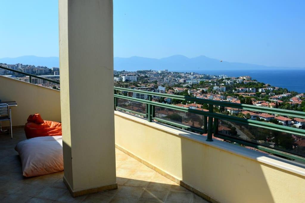 Muhtesem Deniz Manzarali 6+1 Villa *
