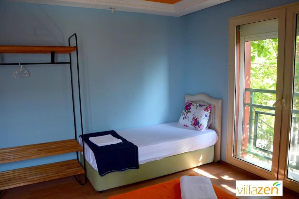 Muhtesem Deniz Manzarali 6+1 Villa