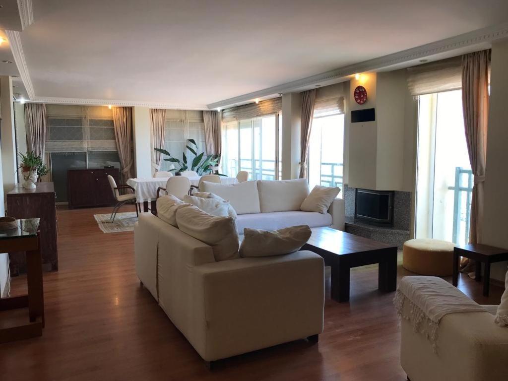 Villa Muhtesem Deniz Manzarali 6+1